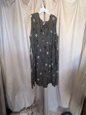 Vintage 90s Style Gray Floral Rayon Sleeveless Midi Dress with Back Tie